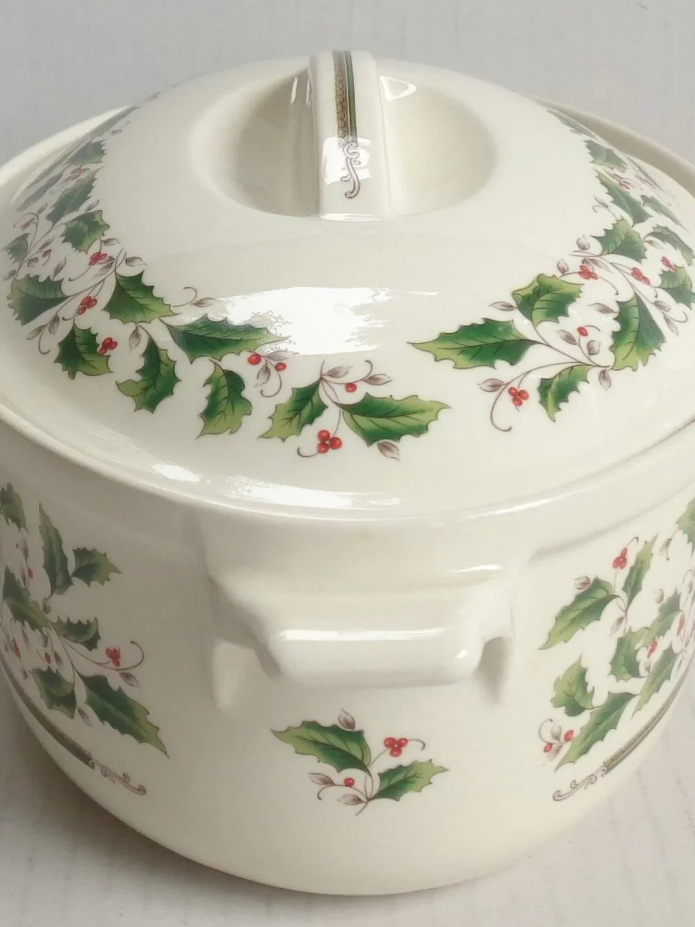 Vintage Holly Holiday Covered Casserole